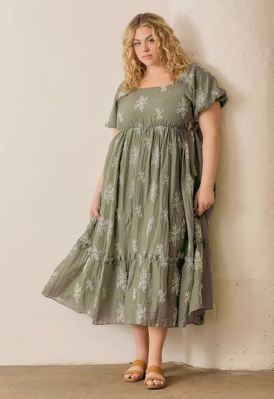 (Plus size) Olive Green Dress with Floral Embroidery